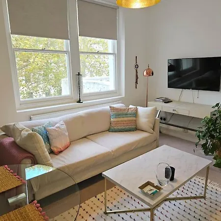 Cozy One Bedroom Apartment Next To Paddington London Exterior photo