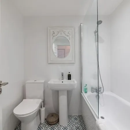 Cozy One Bedroom Apartment Next To Paddington London Exterior photo